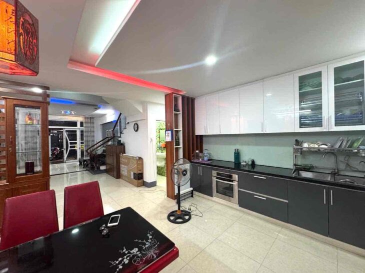 Bán nhà đẹp 4 tầng 4PN khu dân trí cao, Đà Nẵng