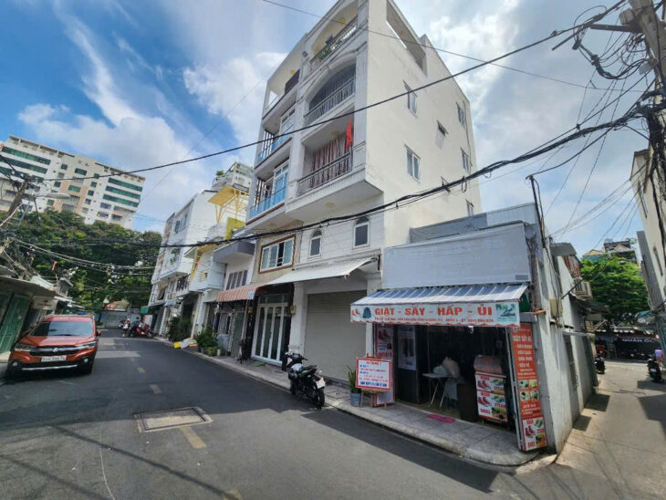 MẶT TIỀN XE HƠI TRUNG TÂM Q4 5 TẤM CÓ 10 TỶ