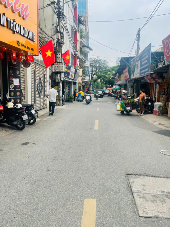 Bán nhà riêng phố Hoàng Ngân, Thanh Xuân, mặt tiền 5m, 53m2 * 5 tầng, hiếm có, giá chỉ 12 tỷ xx