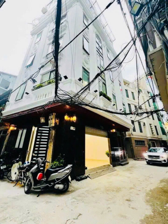 Bán nhà 6 tầng đường Láng, Q. Đống Đa, lô góc, 3 thoáng, ngõ thông, ô tô vào nhà, 46m2, MT 5.5m,