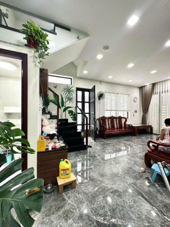 Bán nhà smart home hẻm xe hơi CMT8, Quận 3 – 100m², ngang 6.2m – ngay vòng xoay 3/2 – giá 15.9 tỷ