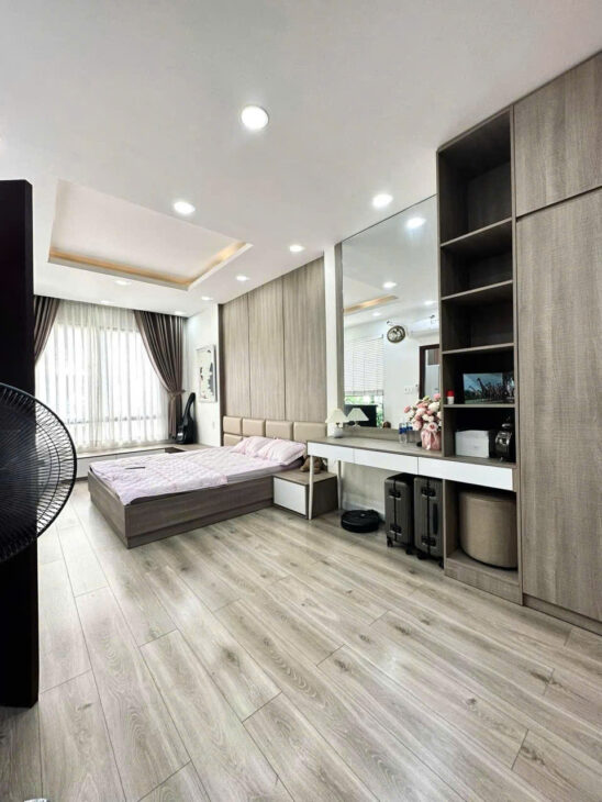 Bán nhà smart home hẻm xe hơi CMT8, Quận 3 – 100m², ngang 6.2m – ngay vòng xoay 3/2 – giá 15.9 tỷ
