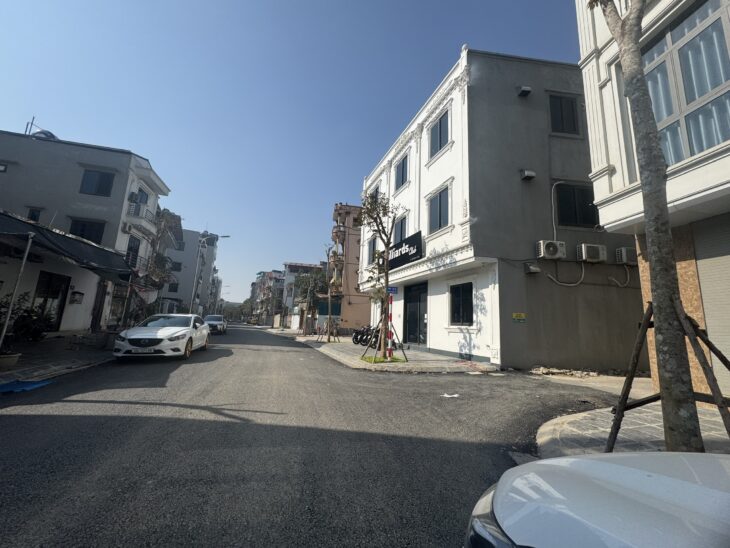 Gia đình tôi cần bán gấp nhà ngõ 201 Phúc Lợi, lô góc, 30m, mặt tiền rộng, 10m ra oto tránh, 4,95 tỷ