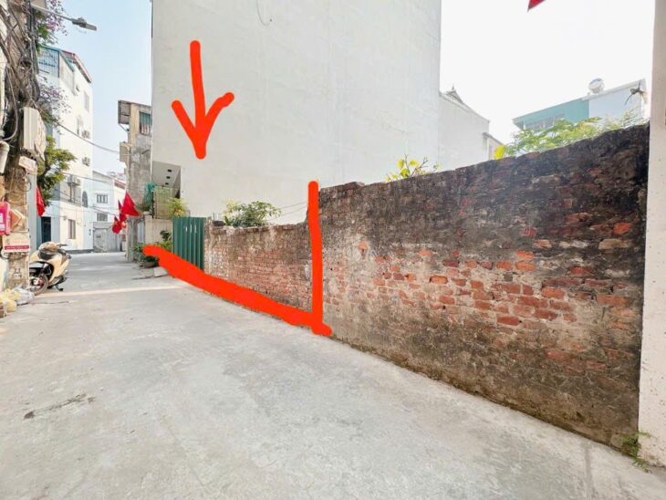 VỊ TRÍ KIM CƯƠNG – MẶT NGÕ Ô TÔ TRÁNH – GẦN HỒ – SÁT VINHOMES & VIỆT HƯNG – CHỈ BÁN ĐẤT TẶNG NHÀ