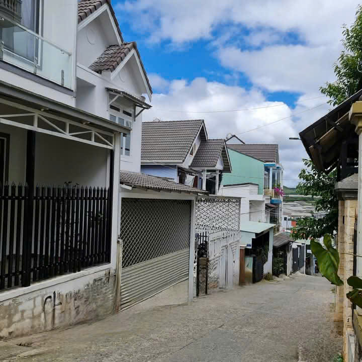 CHÍNH CHỦ CẦN BÁN NHÀ ĐẸP CÁCH CHỢ NGÔ QUYỀN 100 M TRUNG TÂM TP. ĐÀ LẠT – VỊ TRÍ ĐẸP