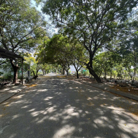 Bán lô Góc TĐC Đất Lành đường 13m song song với Phong Châu,Vĩnh Thái, Nha Trang giá 2.7 Tỷ