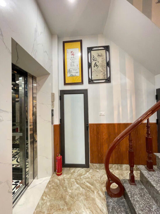 BÁN NHÀ HOÀNG ĐẠO THÀNH- Ô TÔ TẢI ĐỖ CỬA – THANG MÁY – NHÀ ĐẸP FULL NỘI THẤT 35m giá chỉnh 10 tỷ