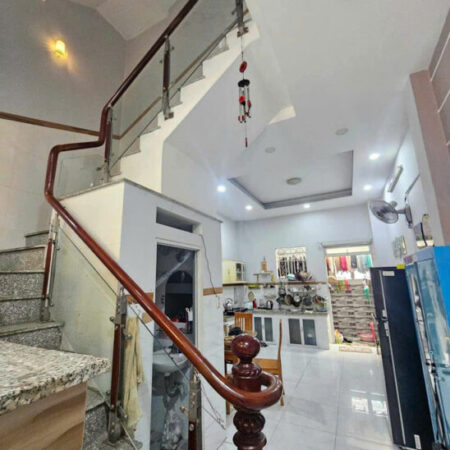 Nhà Đẹp 3 Tầng 4,2 x15m Tân Chánh Hiệp Quận 12 Hẻm Xe Hơi ShR