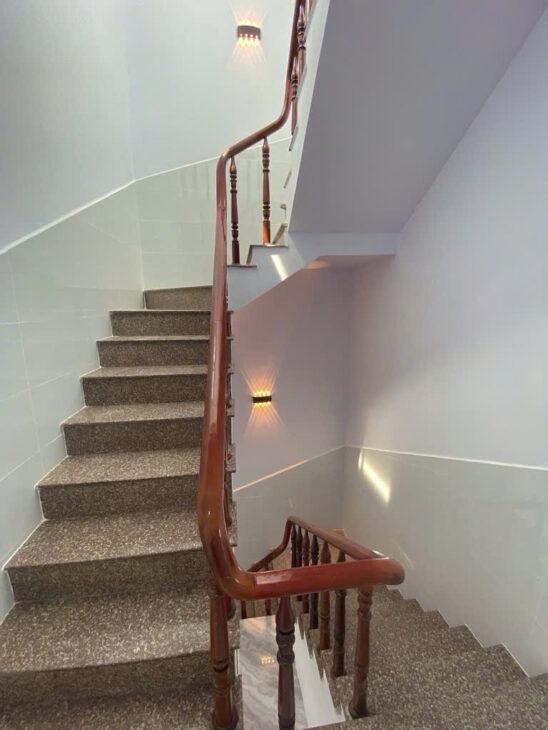 NHÀ SIÊU RẺ – XE HƠI NGỦ TRONG NHÀ – TỈNH LỘ 10 – 3 TẦNG – 112M2 ( 4.5×25M) – NHỈNH 50TR/M2