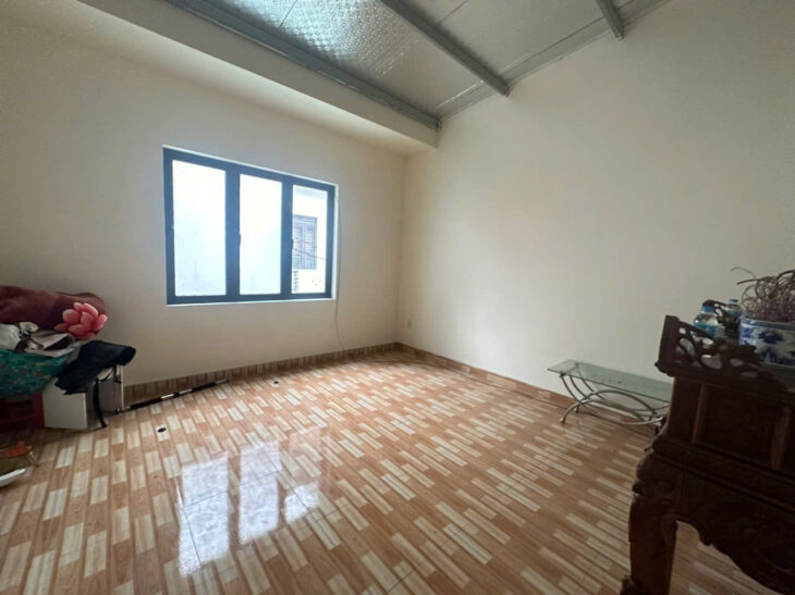 Bán đất tặng nhà 2 tầng mặt ngõ Trại Lẻ, 60m , Giá 3.5 tỉ