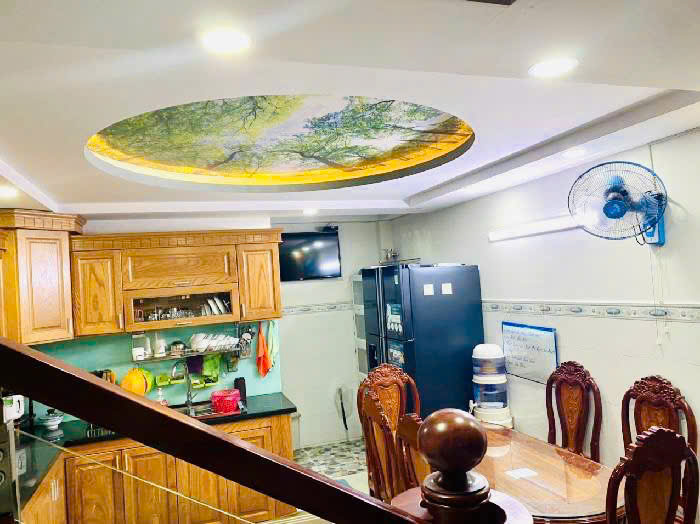 Bán nhà khu đồng bộ gần Emart Phan Huy Ích, 5 phòng ngủ, hẻm 5m, chỉ 6 tỷ nhỉnh