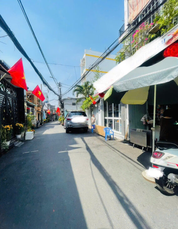 Bán nhà khu đồng bộ gần Emart Phan Huy Ích, 5 phòng ngủ, hẻm 5m, chỉ 6 tỷ nhỉnh