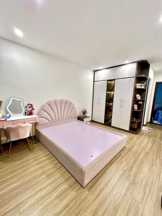 Bán nhà Bồ Đề, Long Biên 31m 5T oto ,KD, giá 7,9ty.