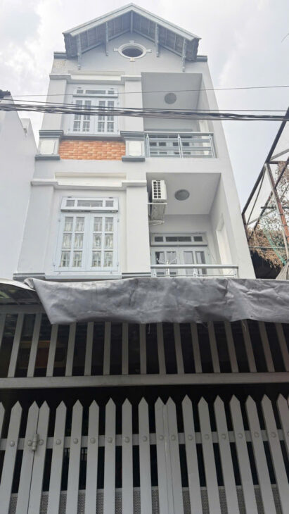 GIÁP TÂN BÌNH – DT: ( 4 X 18 ) – 3 TẦNG – 4PN – HẺM XE HƠI – HOÀN CÔNG ĐẦY ĐỦ – CHỈ 6,3 TỶ.