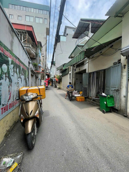 : BÁN NHÀ KHUẤT DUY TIẾN – Ô TÔ TẢI ĐỖ CỬA – THANG MÁY- NHÀ ĐẸP FULL NỘI THẤT 35m giá chỉnh 10 tỷ