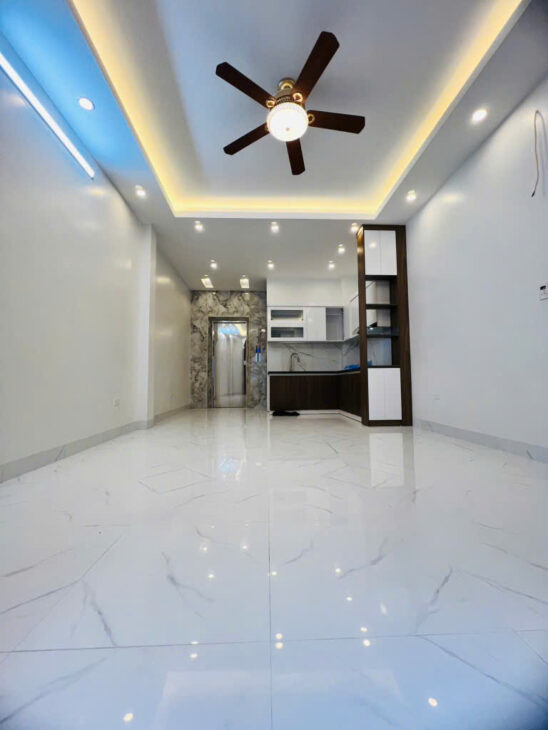 Bán nhà Xuân La, 40m x 6 tầng thang máy – ngõ thông, gần ô tô – mới keng – sầm uất, giá 10.2 tỷ