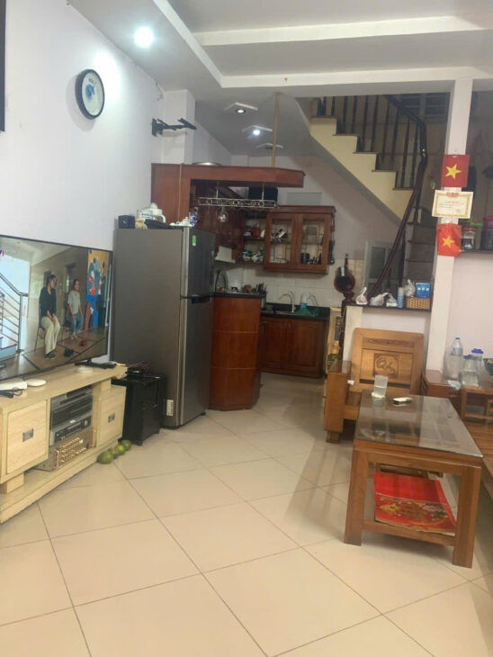 BÁN NHÀ 30m 5 TẦNG – NGÕ NÔNG – GẦN CHỢ BỒ ĐỀ, LONG BIÊN Giá 7ty oto KD