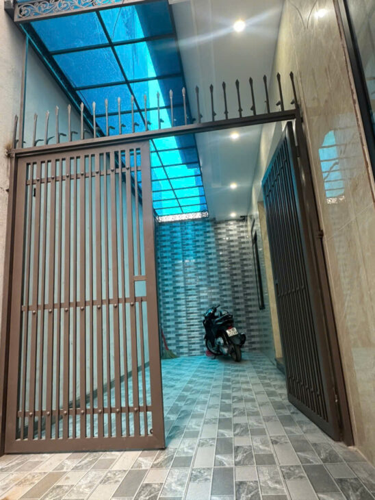 Bán nhà Thiên Lôi – Trực Cát, 60m 4 tầng, sân cổng riêng, Giá 3.95 tỉ