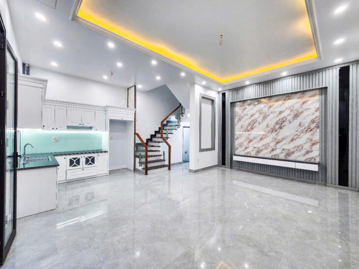 Bán nhà Thiên Lôi – Trực Cát, 60m 4 tầng, sân cổng riêng, Giá 3.95 tỉ