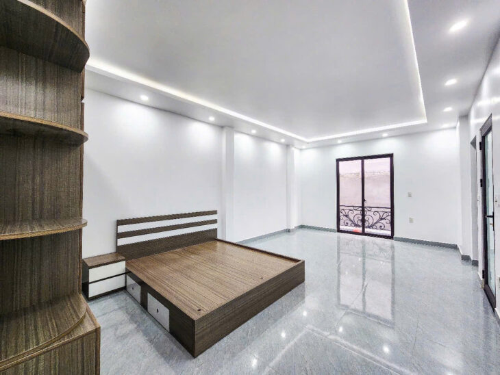Bán nhà Thiên Lôi – Trực Cát, 60m 4 tầng, sân cổng riêng, Giá 3.95 tỉ