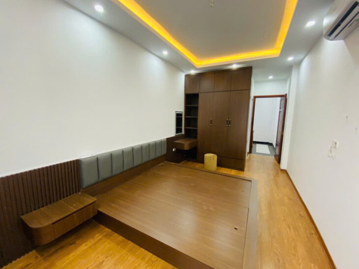 Phố Trạm – Long Biên – Nhà dân xây – Ô tô tránh – chỉ 7.8 tỷ