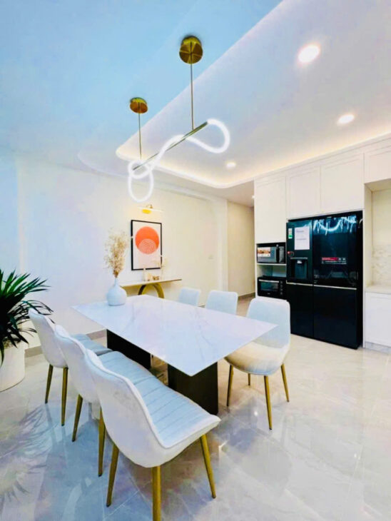 Bán nhà Phan Huy Ích, hẻm xe tải thông, gần mặt tiền, ngang 4,5m, chỉ hơn 10 tỷ
