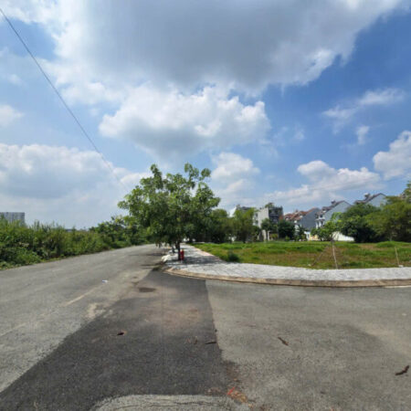 Bán lô đất 2 mặt tiền Trục chính khu Nam Long -Đường D5 – Phước long B . TP THỦ ĐỨC. – DT: