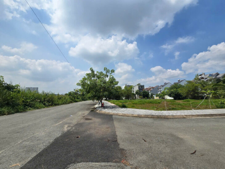Bán đất thổ cư 2045m² đường D5, Phước Long B, Q.9, 52 tỷ, sổ đỏ