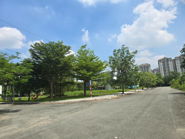 Bán đất thổ cư 2045m² đường D5, Phước Long B, Q.9, 52 tỷ, sổ đỏ