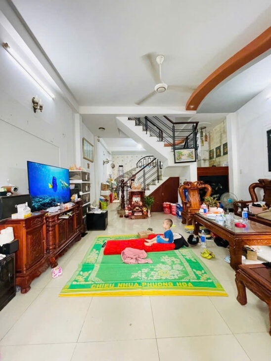 Bán nhà nở hậu 6m, 4 phòng ngủ, sân để ô tô, hẻm xe tải Phạm Văn Chiêu, giá chỉ hơn 7 tỷ