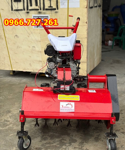 Máy cắt cỏ trục băm Kawasaki TBD800 – Giải pháp dọn cỏ chuyên nghiệp cho mọi địa hình