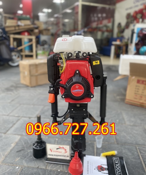 Máy đóng cọc cầm tay 4 thì Kawasaki KW680 – Chạy xăng, mạnh mẽ, dễ thao tác