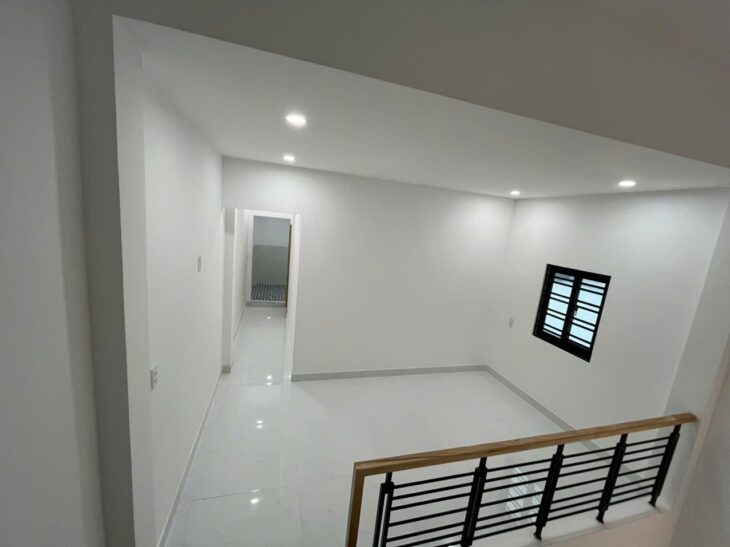 CHỈ 5,7 TỶ – NHÀ 2 TẦNG MẶT TIỀN TÔN ĐẢN – KINH DOANH ĐA NGÀNH NGHỀ