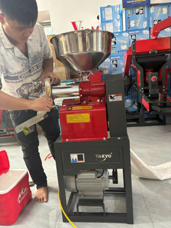 máy xay xát gạo gia đình Takyo TK190