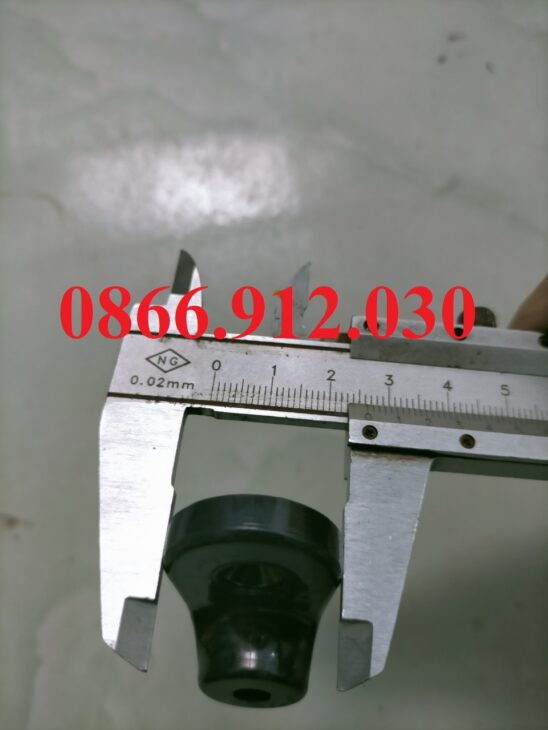 Ứng Dụng Của Kê Nhựa Đỡ Mặt Bàn Trong sản xuất nội thất