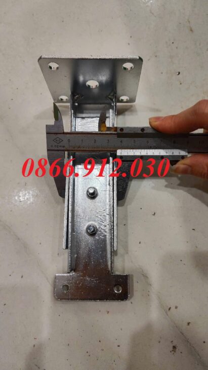 Ứng dụng pát đỡ bảng trượt ngang trong sản xuất bảng viết