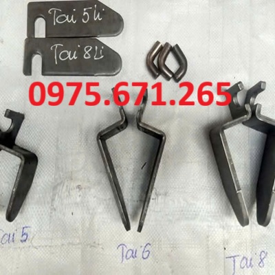 Pát cong sắt đóng bửng thùng xe tải – Phụ kiện chắc chắn, bền bỉ cho mọi dòng xe!