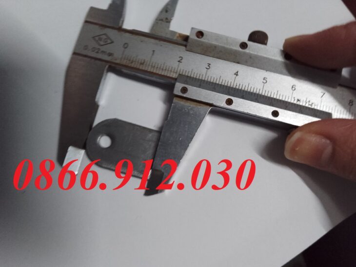 Công dụng của pát sắt liên kết khung bàn và mặt bàn