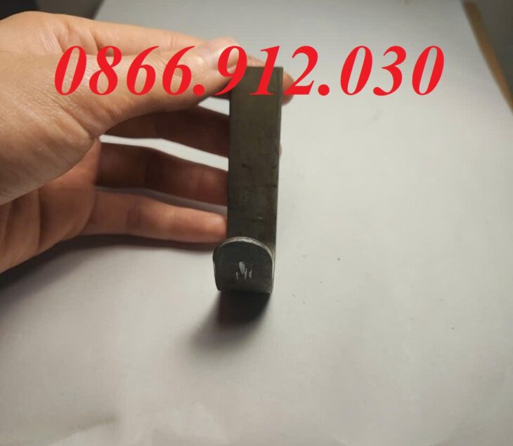 Tại sao nên sử dụng móc treo cặp học sinh trong thiết kế bàn học sinh