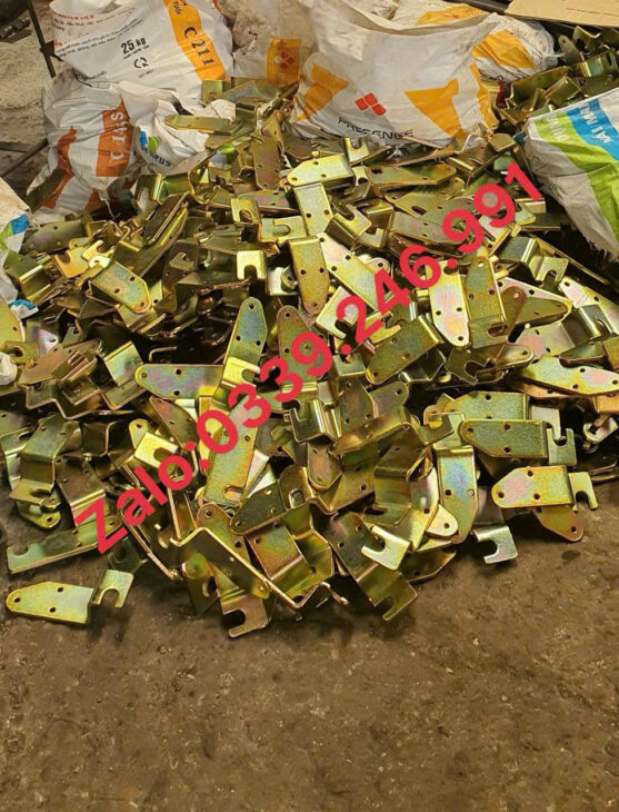 Tai Khóa Cửa Thùng Xe Tải ,Bát Cong, bát thẳng thùng xe tải