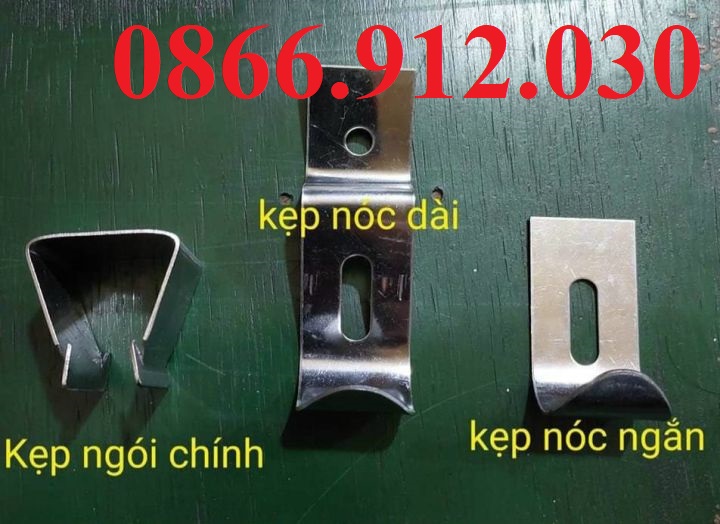 So sánh kẹp ngói nóc inox và phương pháp gắn ngói truyền thống