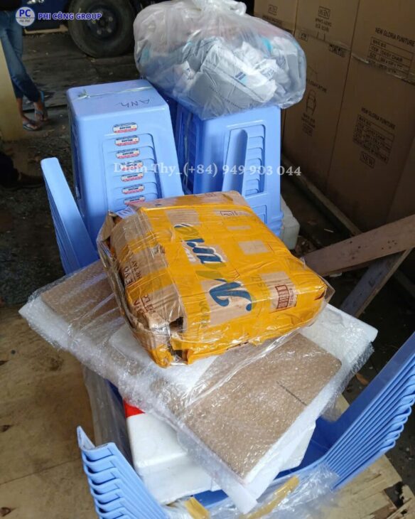 GỬI GHẾ NHỰA ĐI NƯỚC NGOÀI