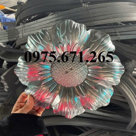 Hoa hướng dương tôn dập trang trí sắt mỹ thuật