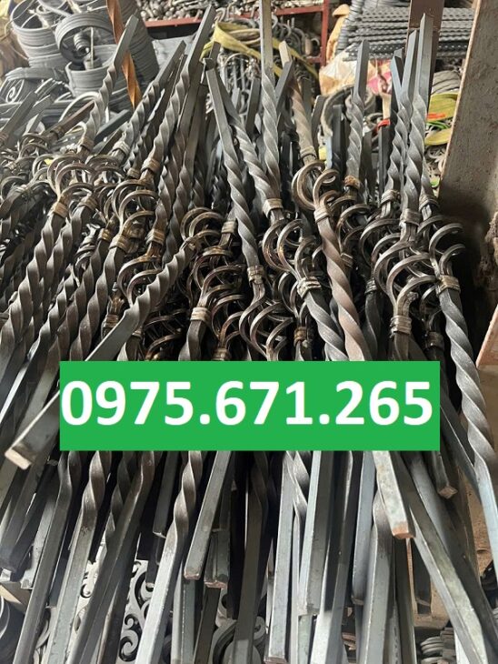 Quả rọ cầu thang kết hợp con tiện và sắt xoắn