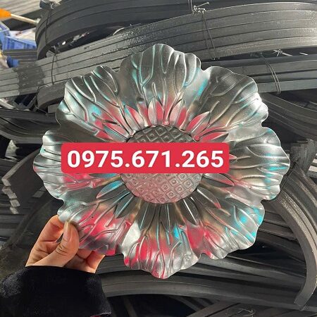 Mẫu hoa hướng dương dập lớn cho cổng sắt