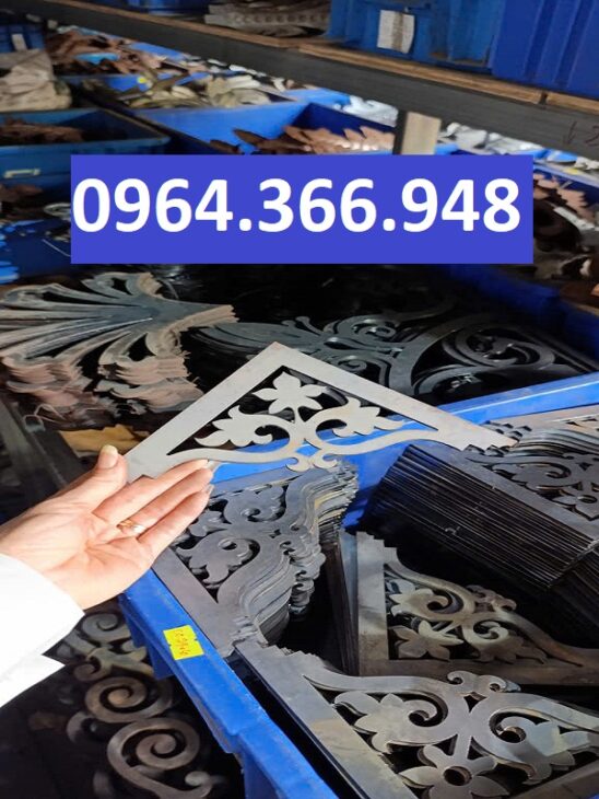 Góc hoa CNC – Điểm nhấn đắt giá cho mái kính nghệ thuật