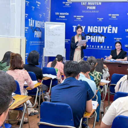 KHÓA HỌC LÀM CHỦ GIỌNG NÓI – GIAO TIẾP TỰ TIN TRƯỚC CÔNG CHÚNG